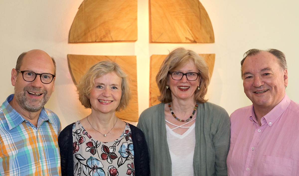 Das Team von „Seelsorge und Begegnung für psychiatrieerfahrene Menschen“ im Stadtdekanat Köln (v. li.): Manfred Becker-Irmen, Regina Henke, Leiterin Birgitta Daniels-Nieswand und Pfarrer Karl-Hermann Büsch (stellvertretender Leiter). (c) SilviaBins_web